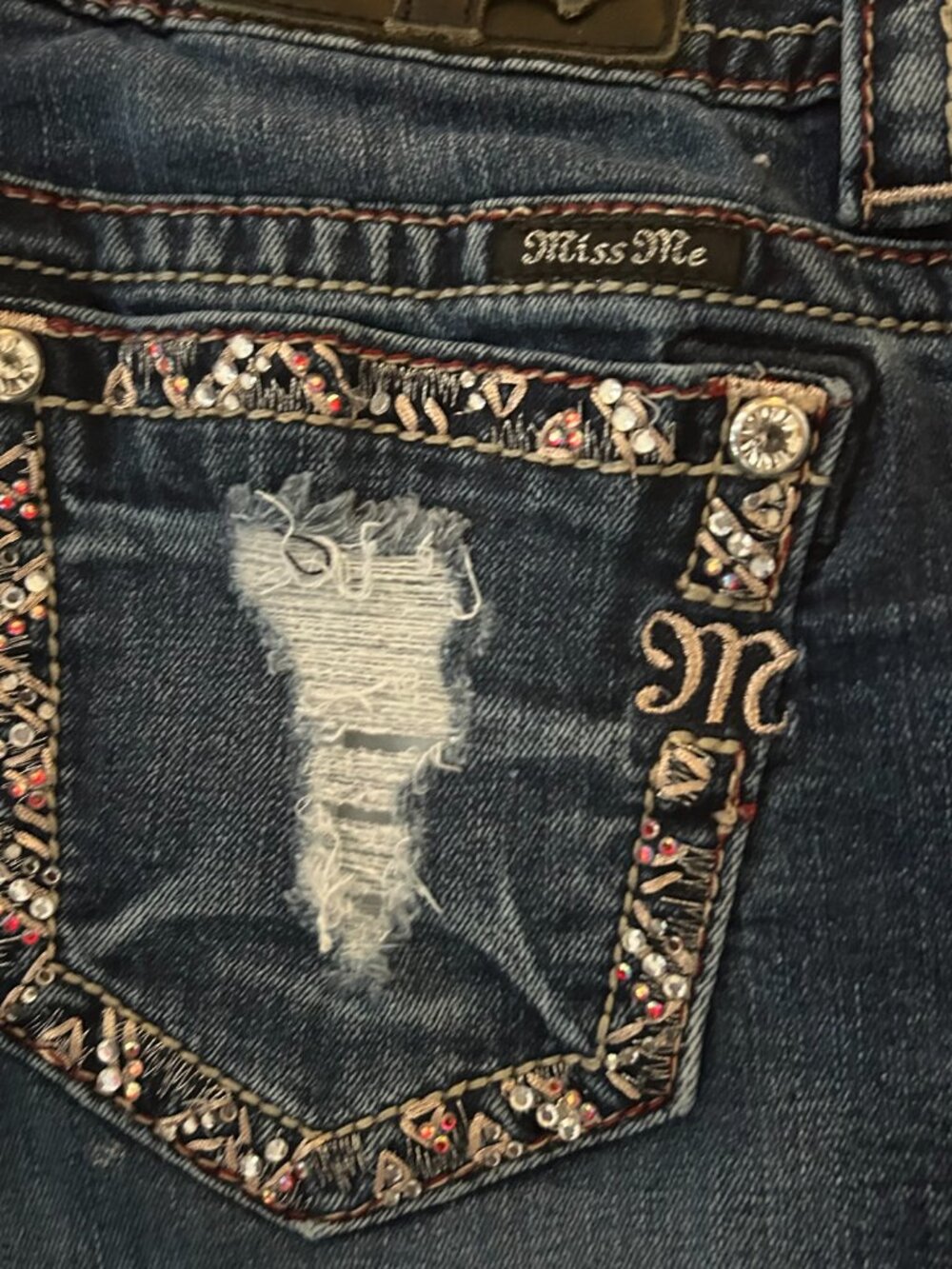 Miss Me Signature Skinny Beaded Sequin Embroidered Jeans Size 29 Y2K - Picture 10 of 16